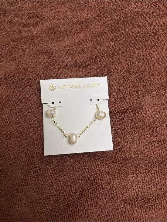 Kendra Scott Jewelry - Kendra Scott Gold Necklace with White Pearl Drops